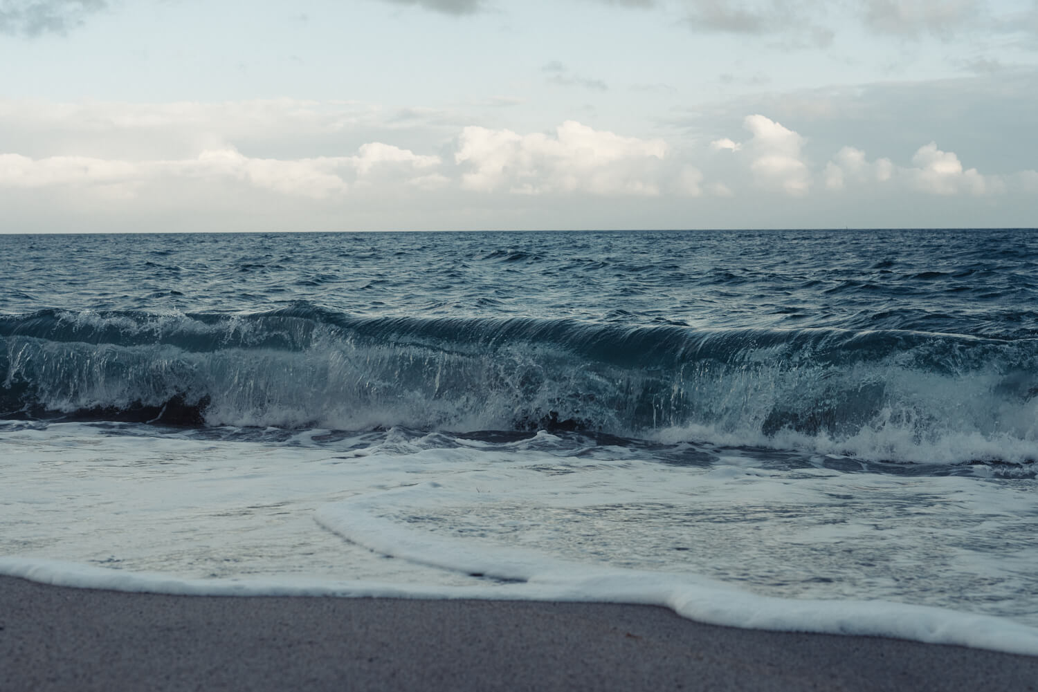  Lifestyle photographer Tim Cole shoots  sea waves 