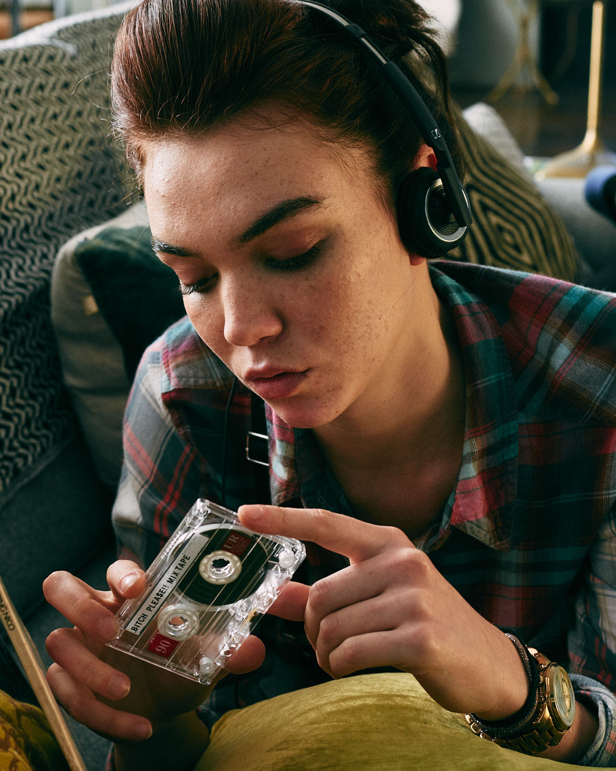  Lifestyle photographer Tim Cole shoots girl in checked shirt